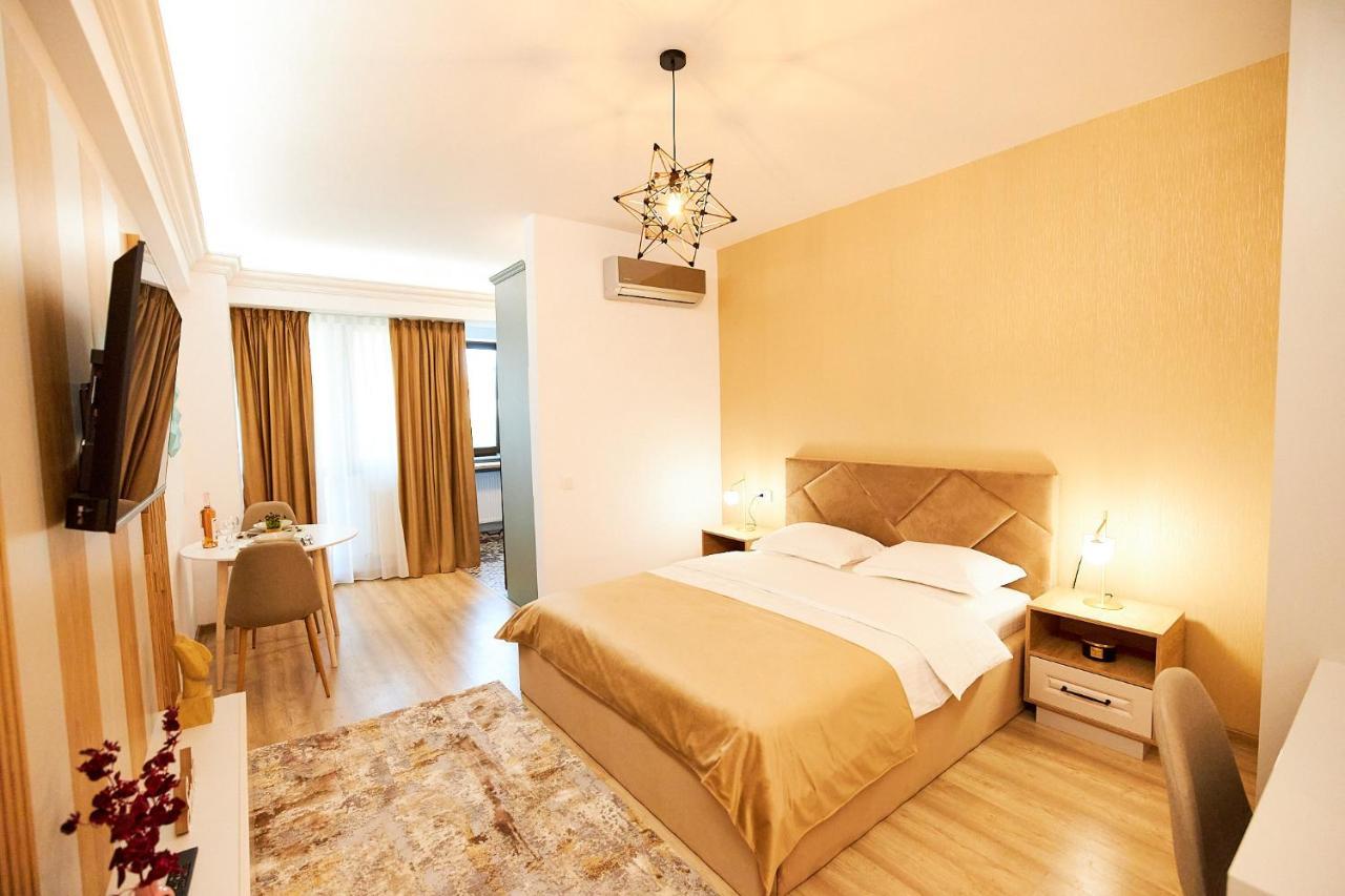 Uptown Apartments ยาช ภายนอก รูปภาพ
