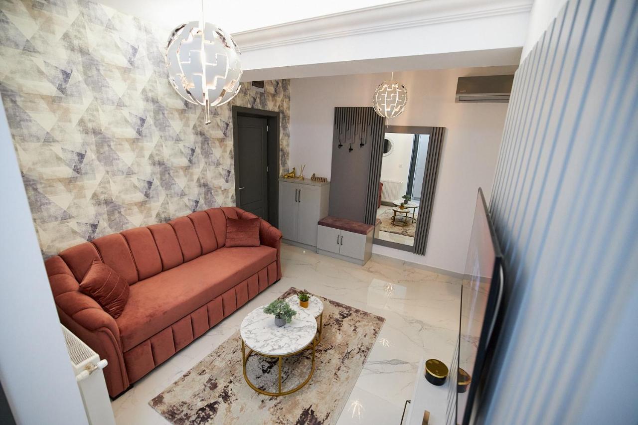 Uptown Apartments ยาช ภายนอก รูปภาพ
