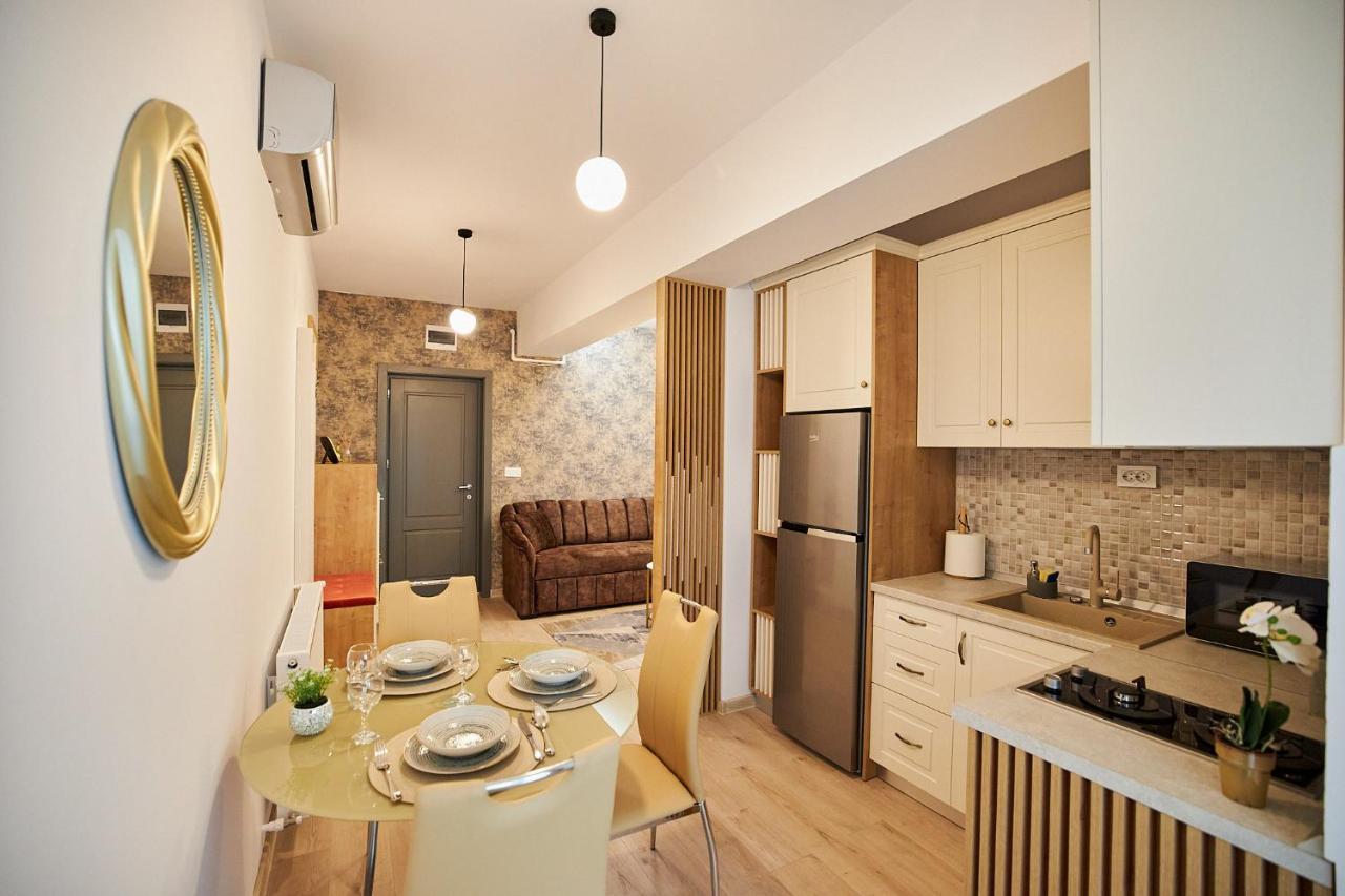 Uptown Apartments ยาช ภายนอก รูปภาพ