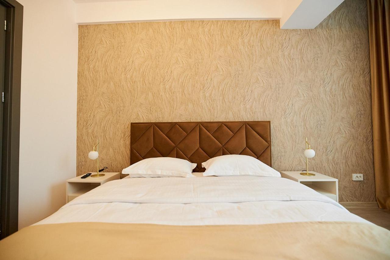 Uptown Apartments ยาช ภายนอก รูปภาพ