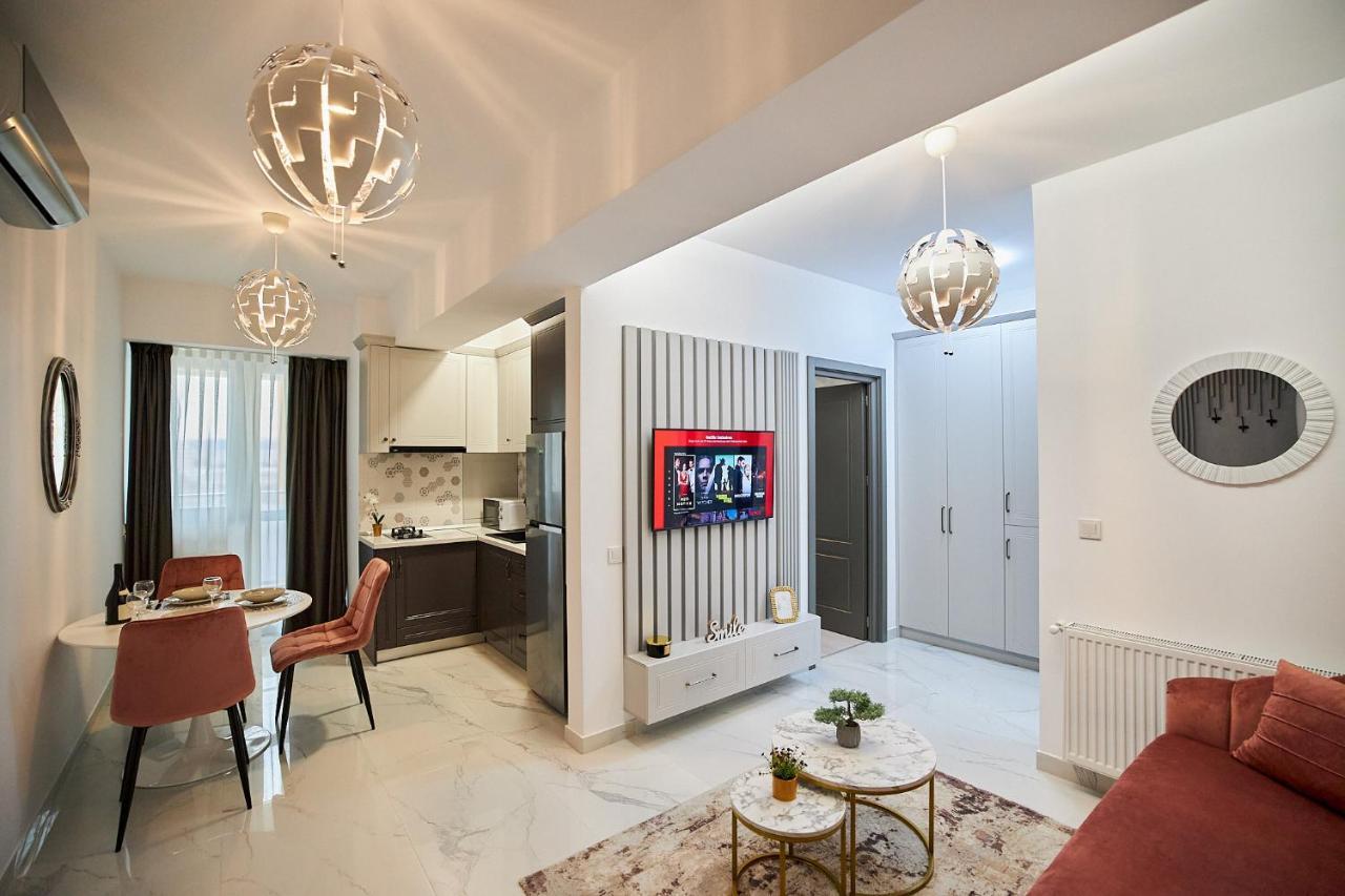 Uptown Apartments ยาช ภายนอก รูปภาพ