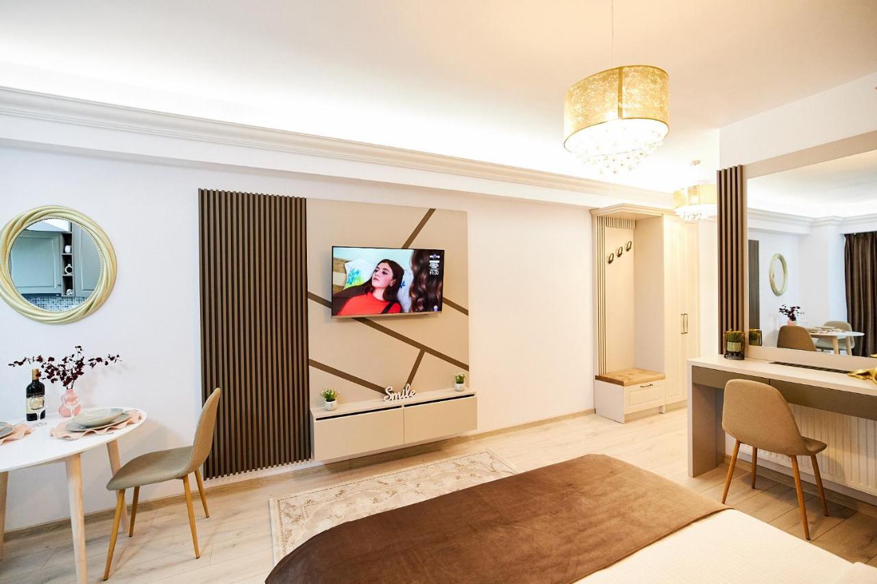 Uptown Apartments ยาช ภายนอก รูปภาพ