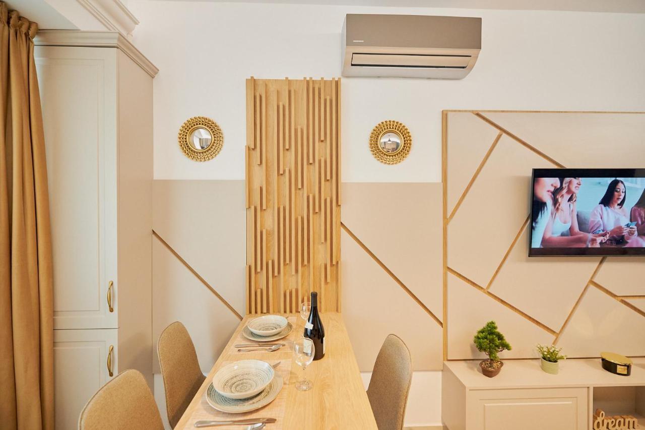 Uptown Apartments ยาช ภายนอก รูปภาพ